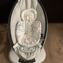 4 Moms Baby Swing 