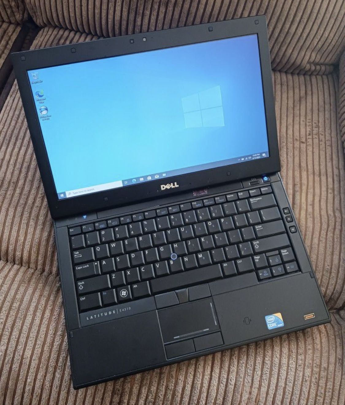 Dell Latitude Laptop Intel Core i5 CPU 6 GB RAM 250 GB Samsung SSD DVDRW Webcam Wi-Fi & Bluetooth Wireless Windows Professional