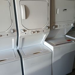 NEW !! GE 24" COMPACT WHITE STACKABLE WASHER AND GAS DRYER