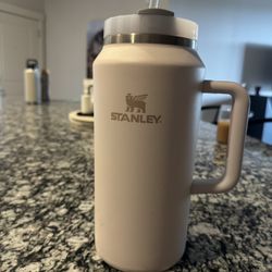 Stanley - 64oz