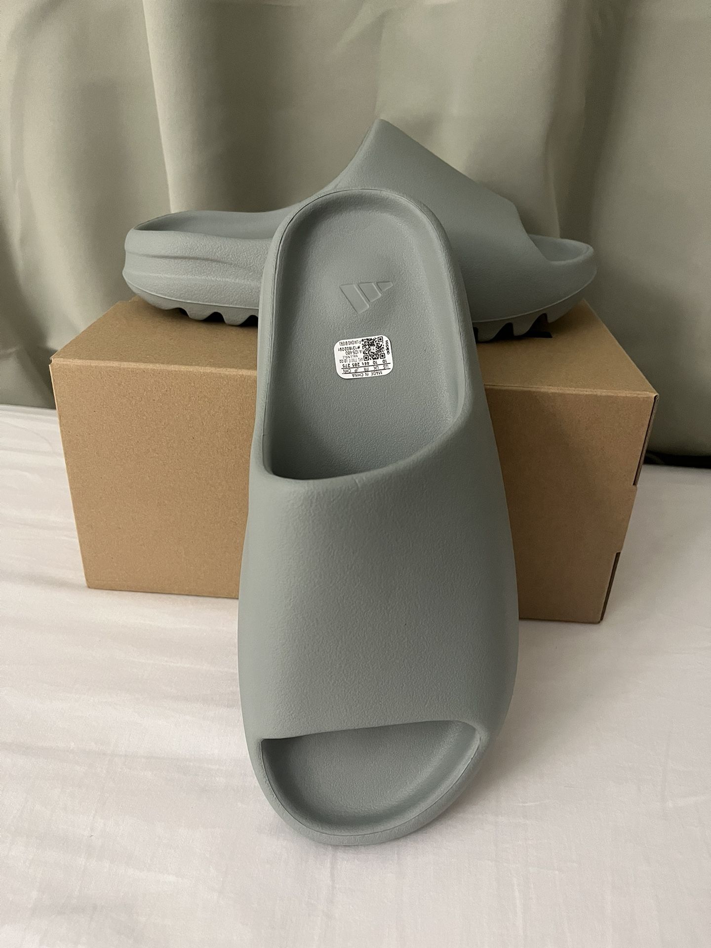 Yeezy Slide - Salt - Sz 10 adidas Yeezy Slide Salt Size 9 NWB | eBay main image 4