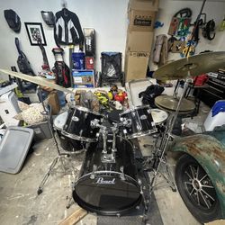 Pearl Drum Set