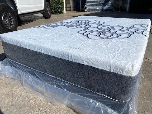 Full Bamboo Cool Gel Memory Foam!!