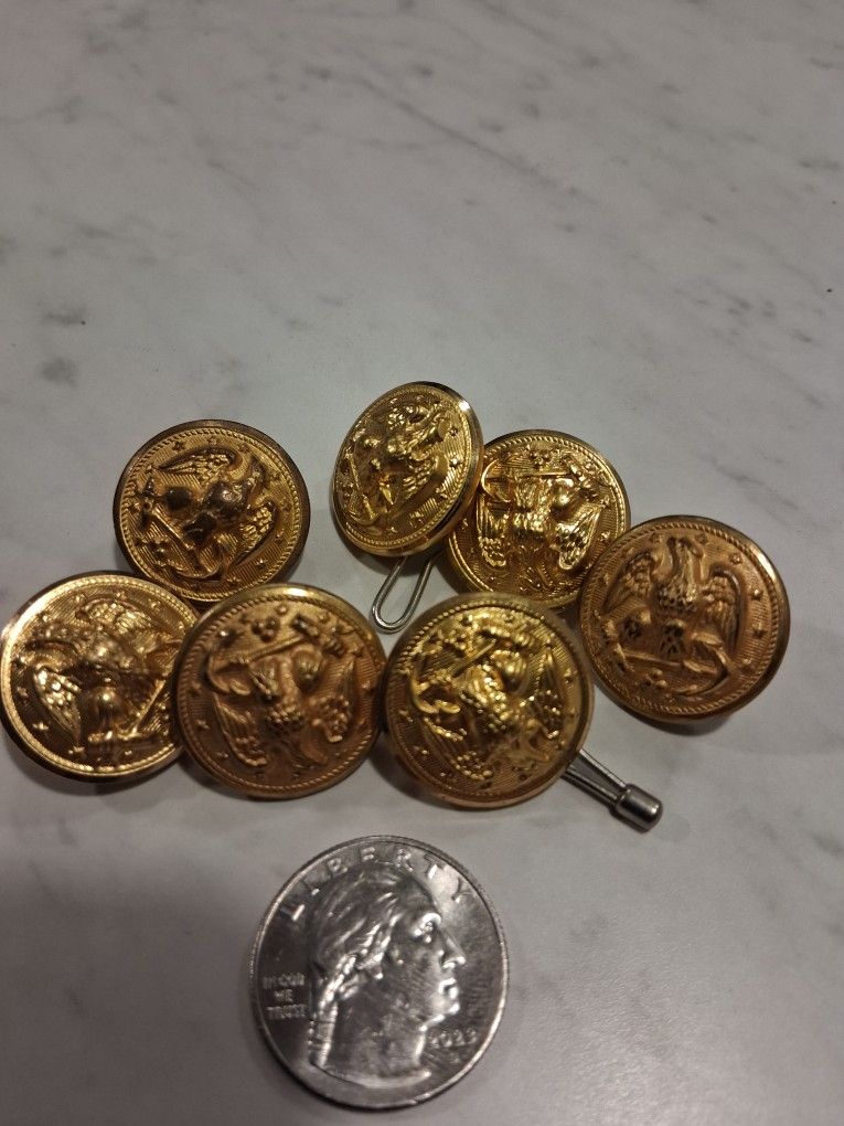 🦅 Vintage Military Buttons – Set of 7
