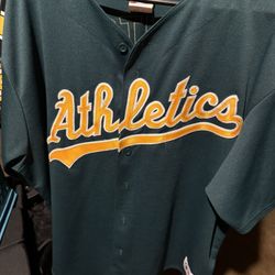 Oakland Athletics Majestic Size 2x !! 