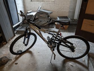 Mongoose Dirt Bike - Still Available!!