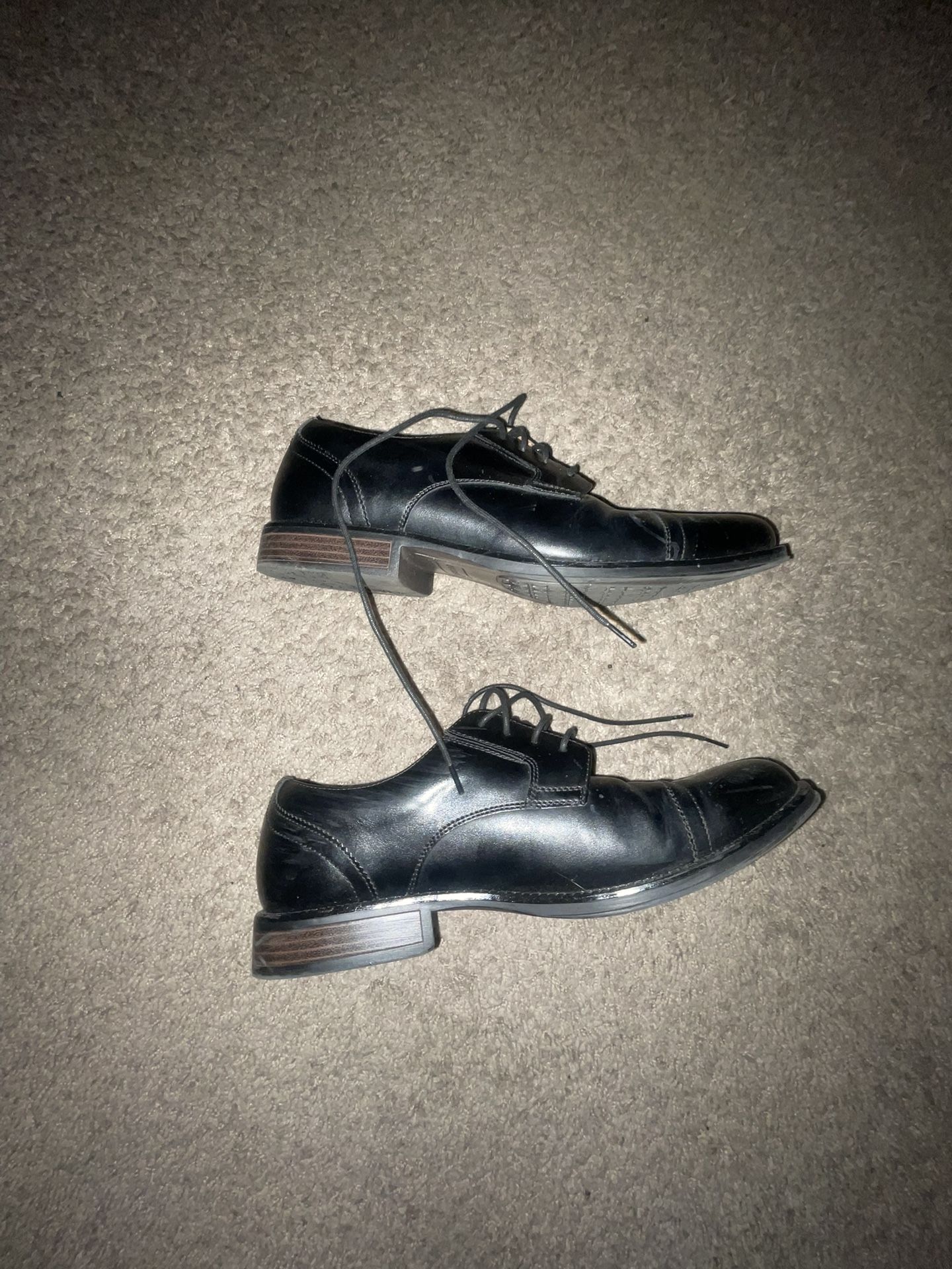 Dress shoes (worn once)