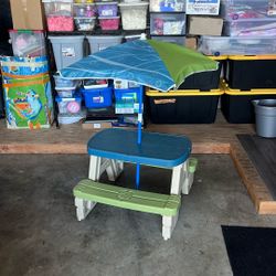 Kids bench with umbrella