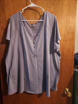 Avenue women's plus sized shirt