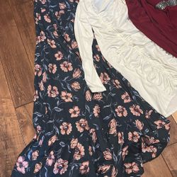 Vendo 20 Vestidos nuevos Y Poco Uso Size SyM 1 L $25 Todos So Estás Interesado /a Marca  