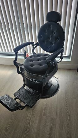 Barber Chair New !