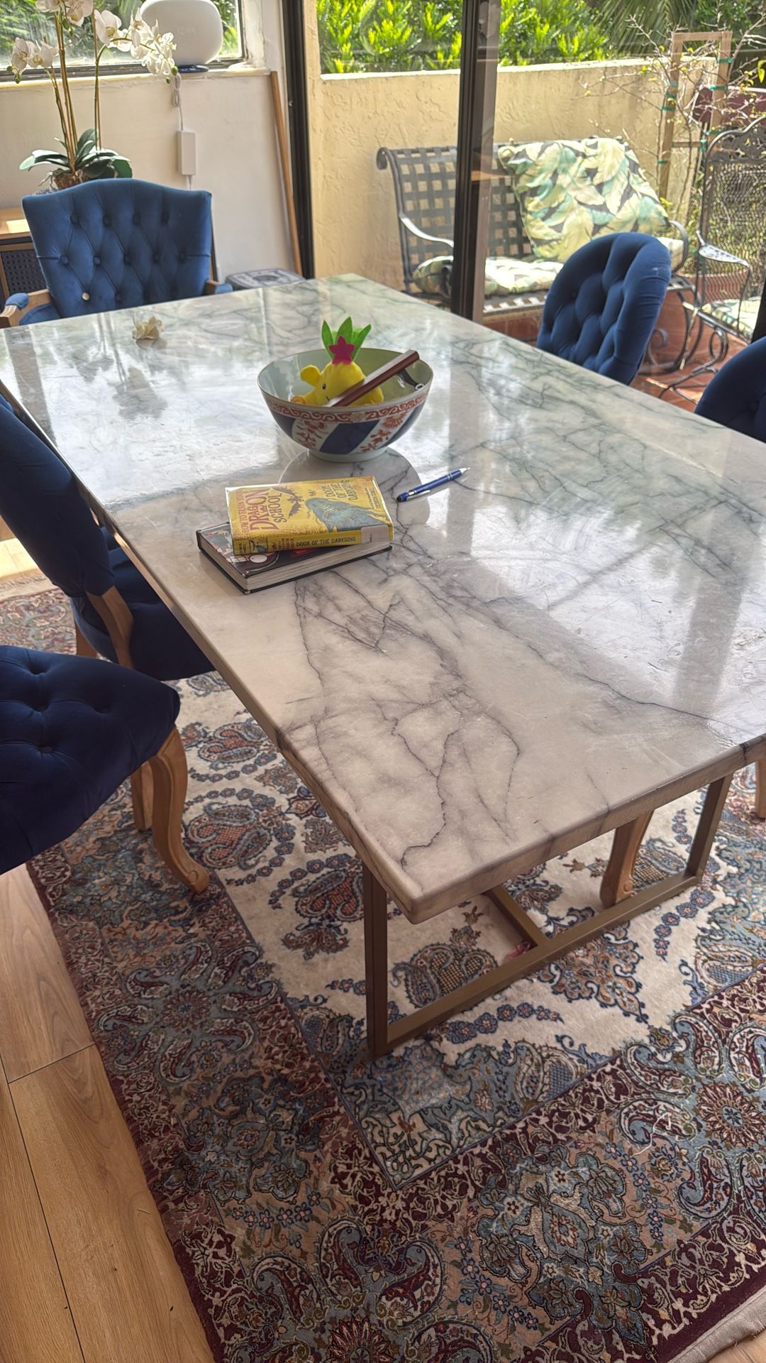 Dinning Table For Six People