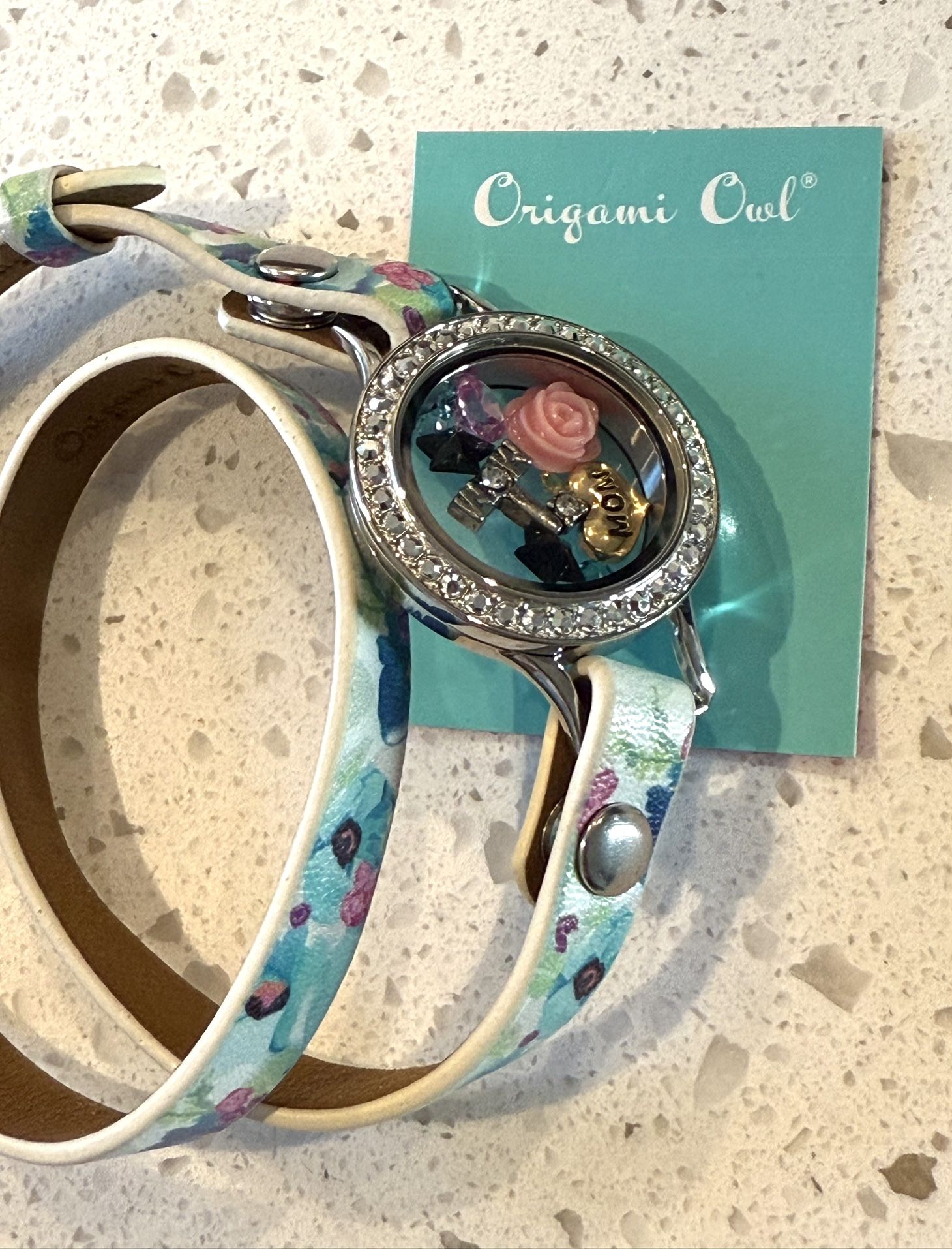 New Origami Owl Floral Wrap Bracelet Locket Charms Rhinestone Mother’s Day Gift Includes 9 Floating Charms Lockets Opens Bracelet is adjustable #1