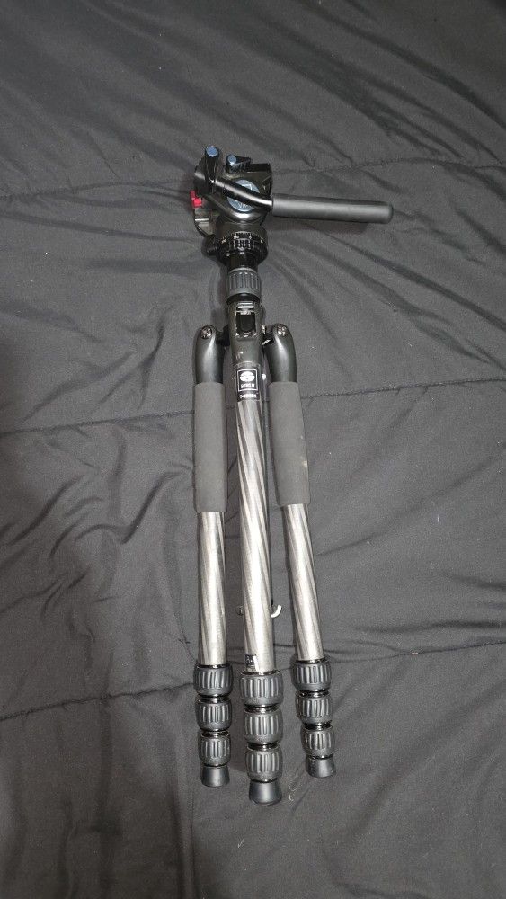 Sirui Tripod And Panhead