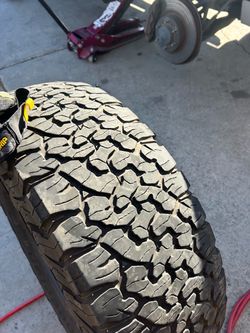 285/70/17 KO2 bf Goodrich tire - 33