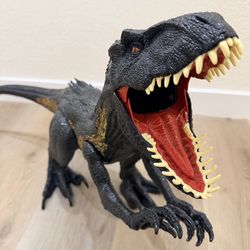 Jurassic World: Fallen Kingdom Dinosaur Toy, Super Colossal Indoraptor Figure (3 feet long)