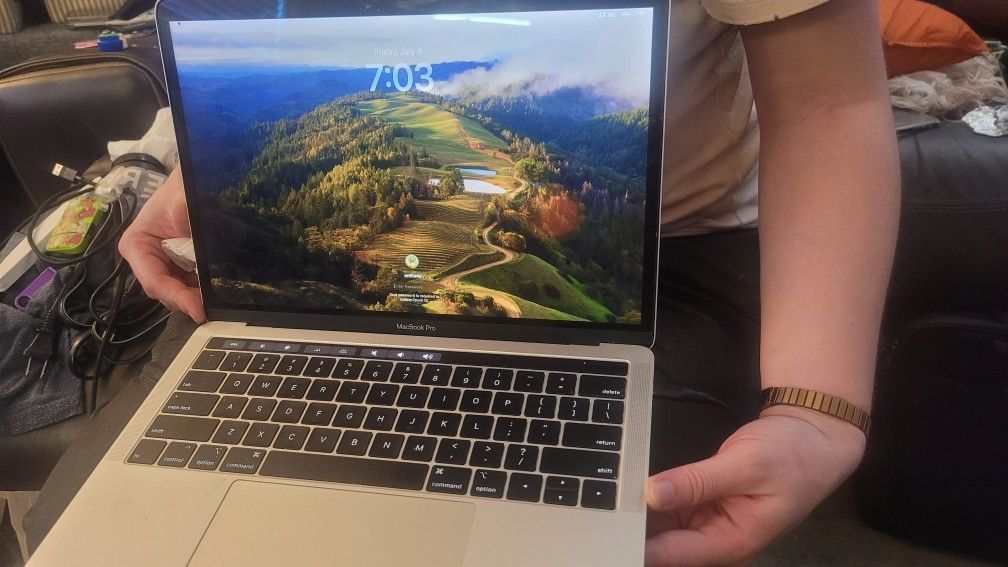 2018 Macbook Pro 16GB Ram 256gb SSD T2 Intel Iris Plus Graphics 655
