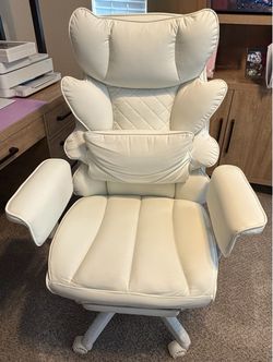 White Faux Leather Executive Office Chair