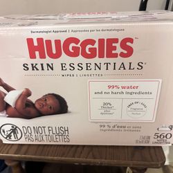 Huggies Skin Essentials Wipes 560. Count