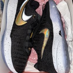 Nike Men’s LeBron XX