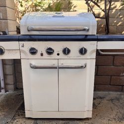 Kenmore BBQ Grill In Great Clean Condition