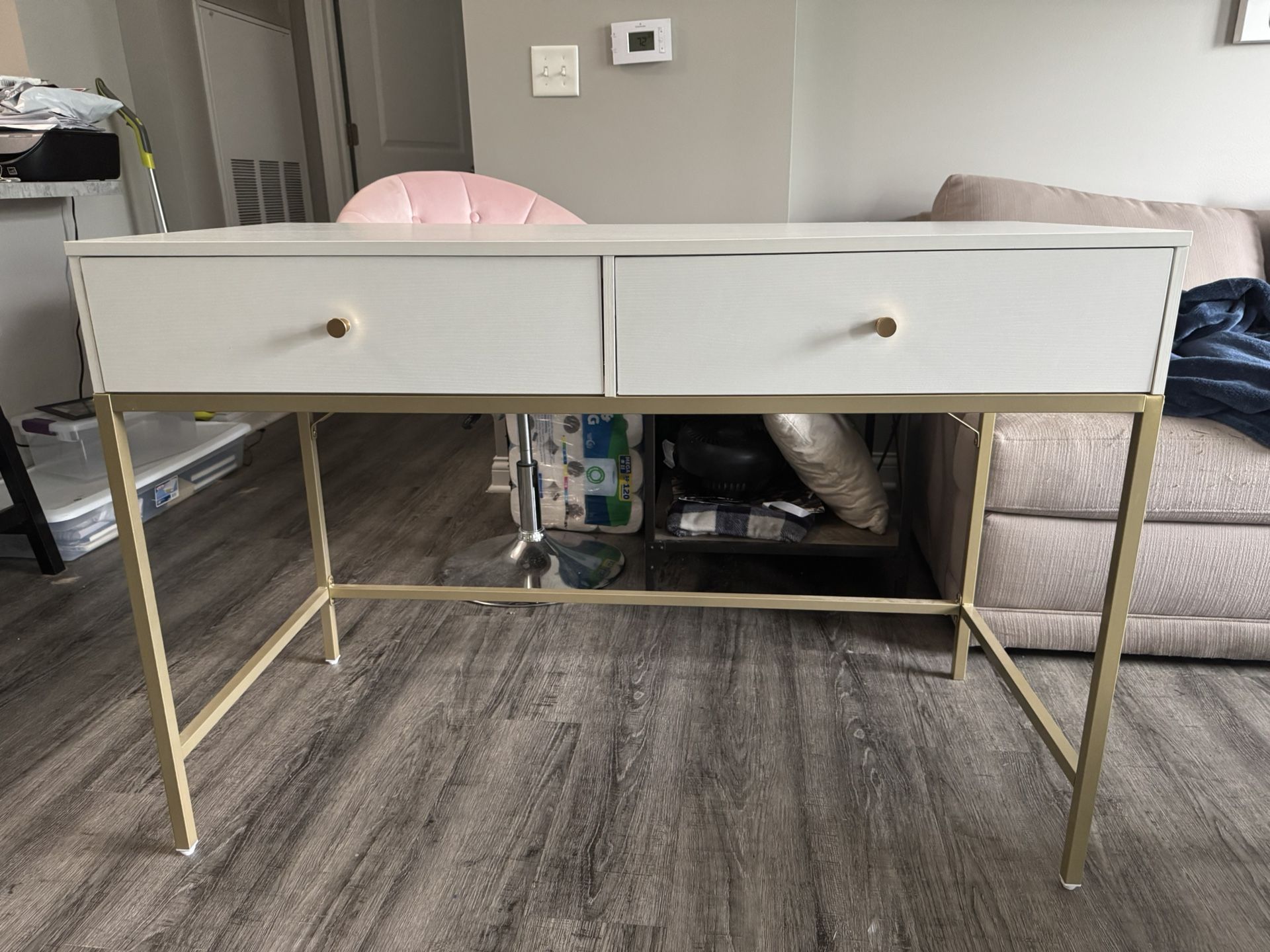 Desk/vanity