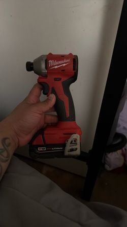 Milwaukee 1/4” Compact Impact Driver