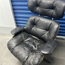 Vintage Mid-Century Modern Selig Eames Style Leather Lounge Chair
