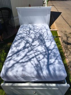 Twin bed
