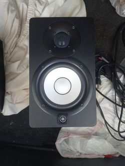 Yamaha HS5 Studio monitors  in black (pair)