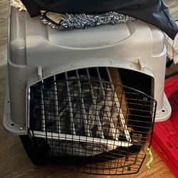 Pet Mate 28 Inch Carrier 28.0"L x 20.5"W x 21.5"H With New Fence For Door With Hardware