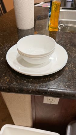 Various kitchen supplies