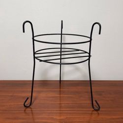 Round Tripod Plant Stand