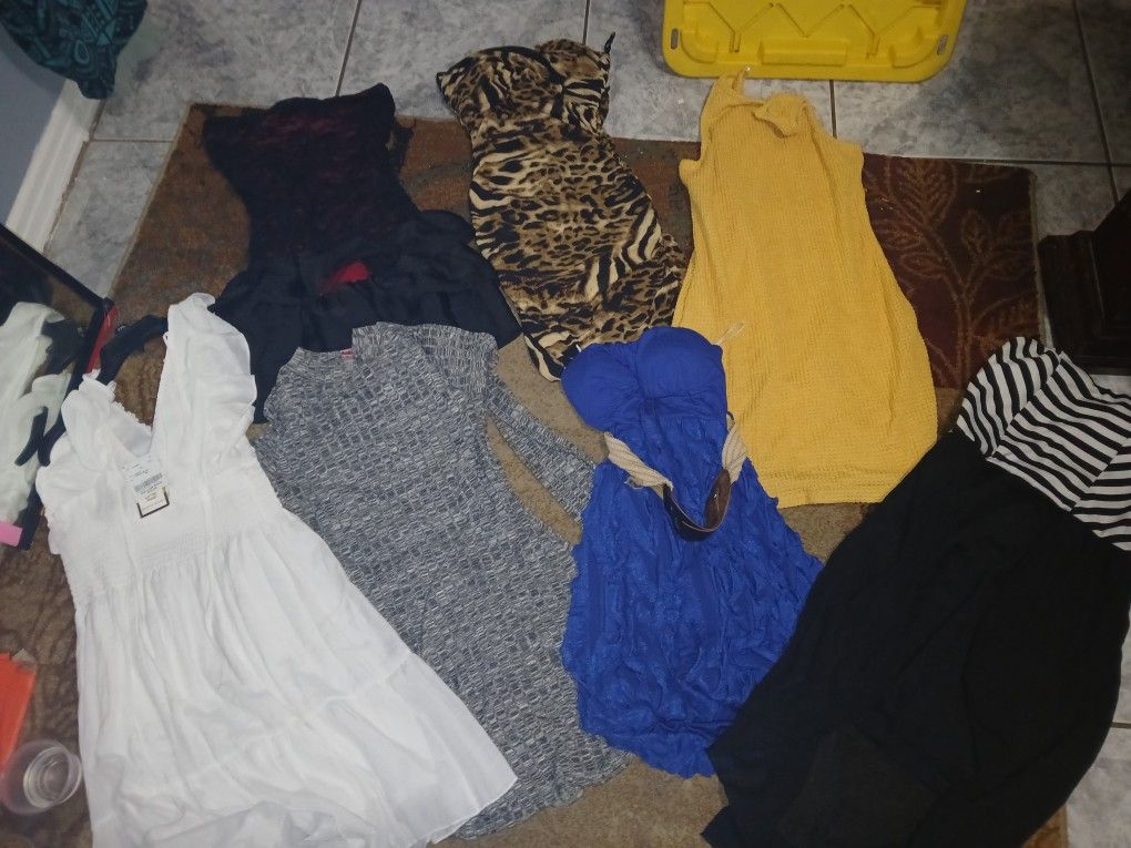CLOTHES Bundle (WOMENS)