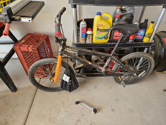 Felt BMX bike with pegs