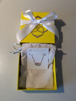Kendra Scott Elisa necklace - NEW IN BOX