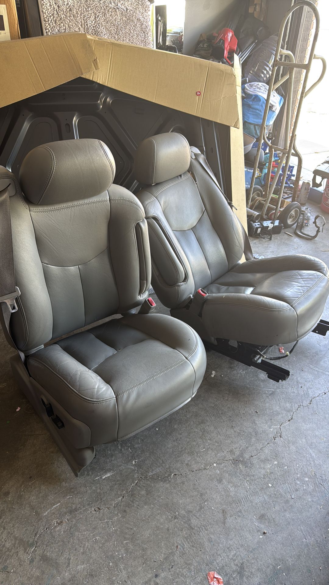 Leather seats Denali