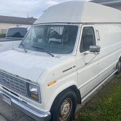 1989 Ford Econoline Campervan