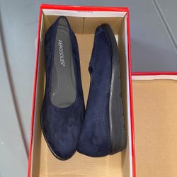 Comfortable Ladies Flat Shoes 