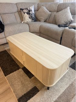 Onbrill Coffee table
