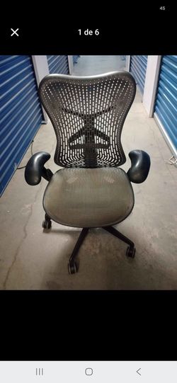 Herman Miller Mirra Office Chair small hole on seat