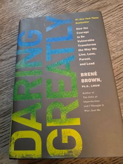 Daring Greatly by Brené Brown Paperback