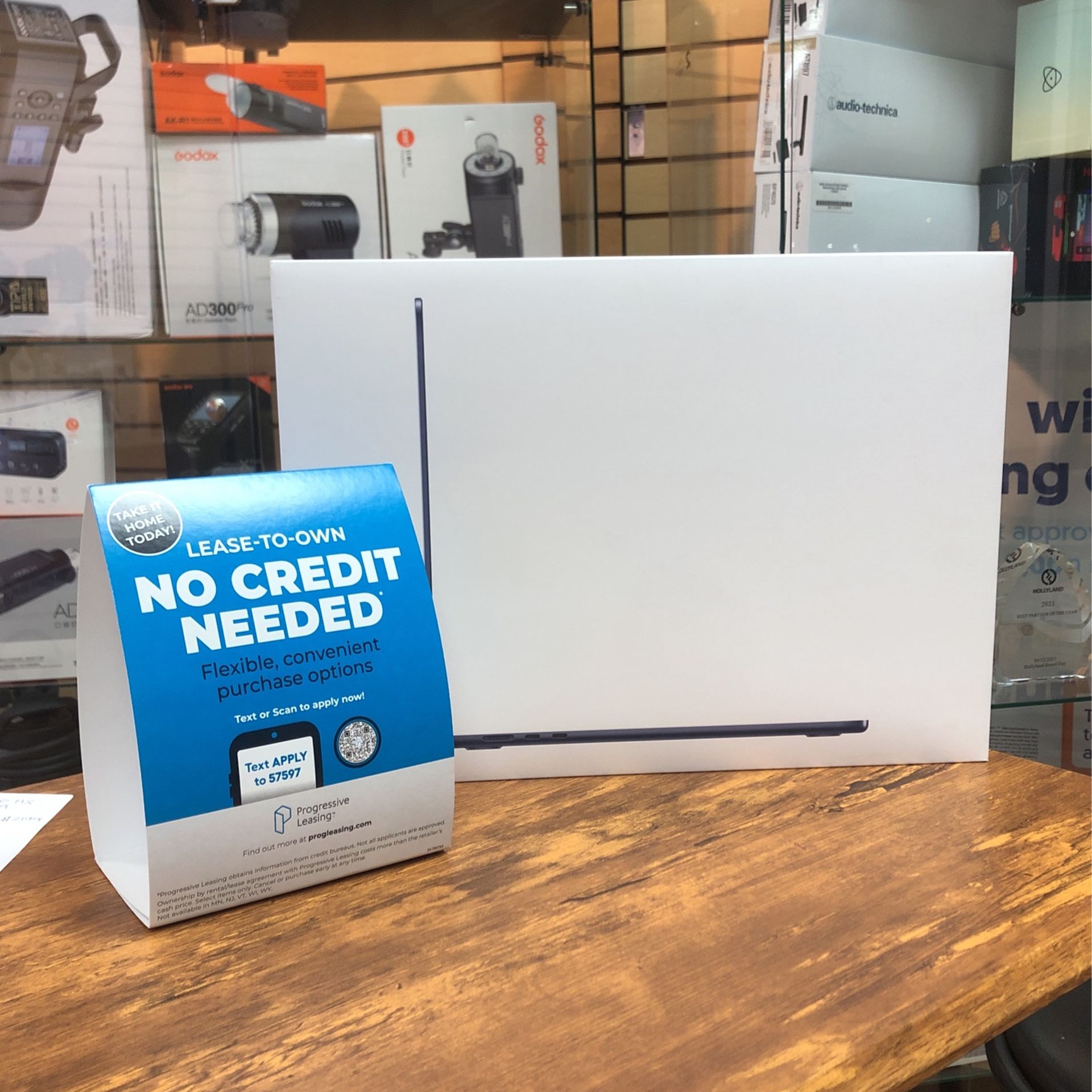 MacBook Air | 15” | M3 | 16GB RAM | 512 SSD