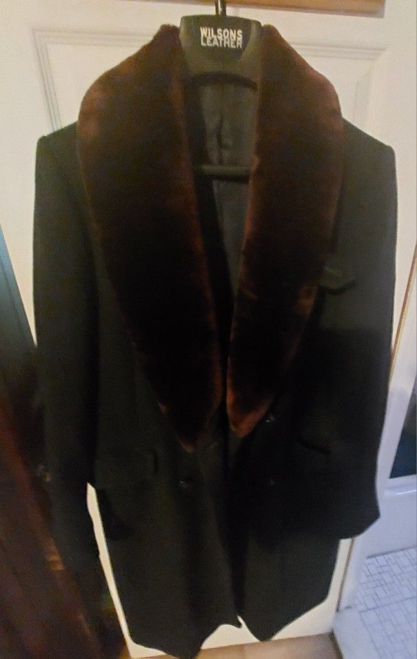 Men's double-breasted cashmere coat with a fur collar