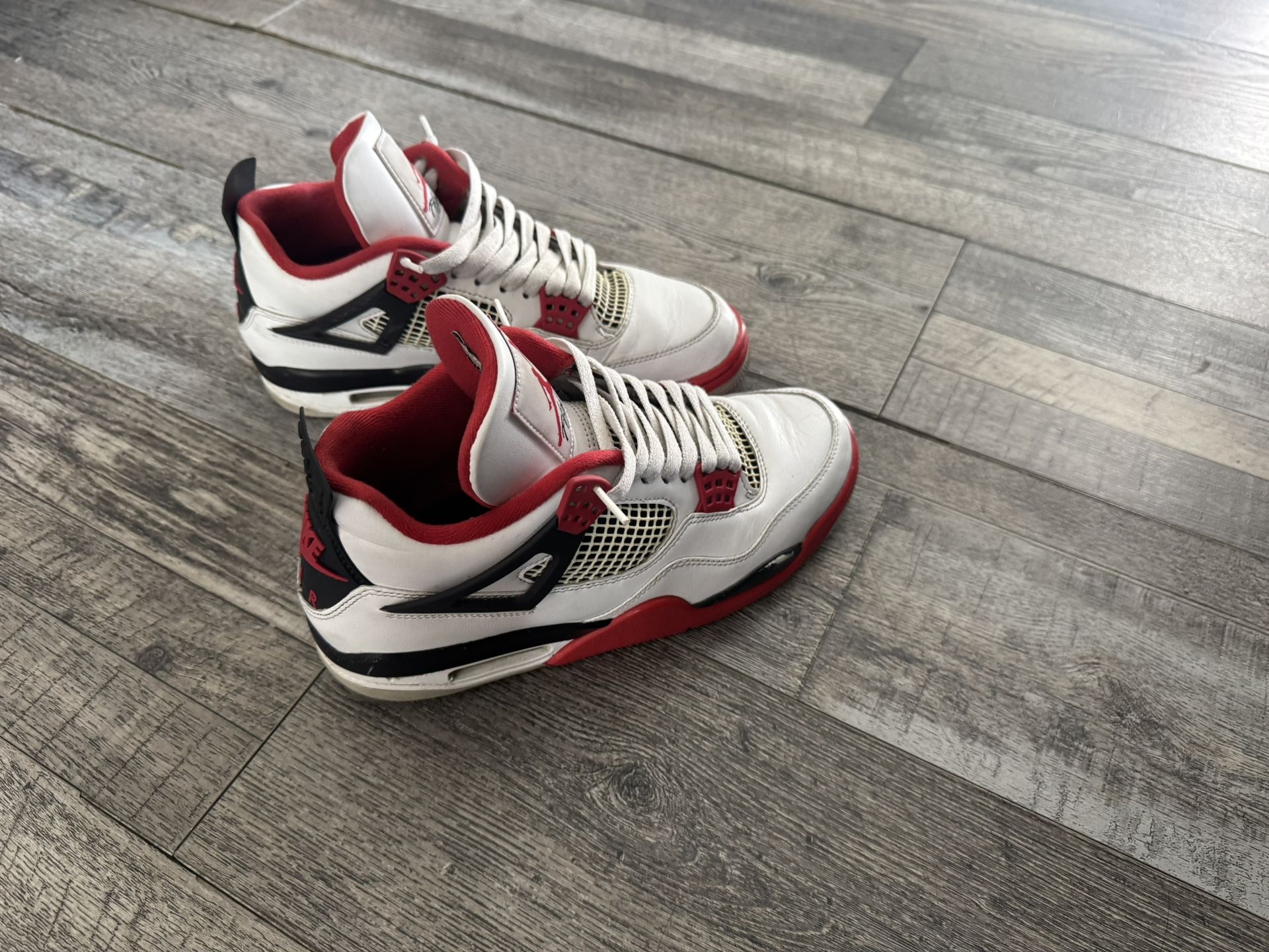 Jordan 4s Fire Reds