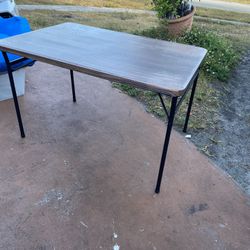 4ft Foldable Table