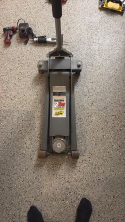 Pittsburgh 2 Ton Heavy Duty Floor Jack