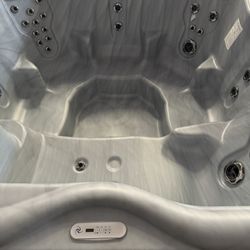 Hot Tub (Nordic Spas: Encore MS)