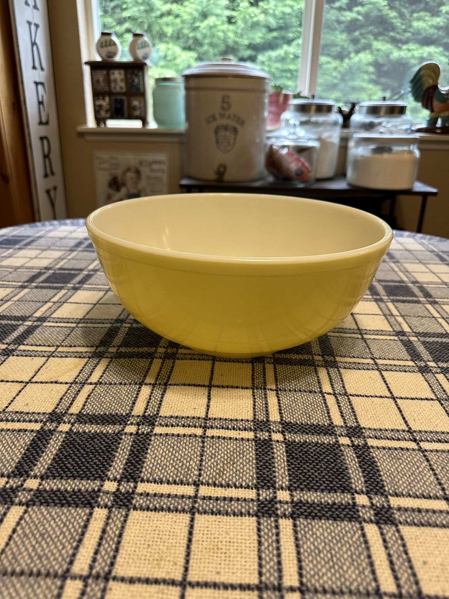 Vintage Pyrex # 404 Primary Color Yellow Mixing Bowl