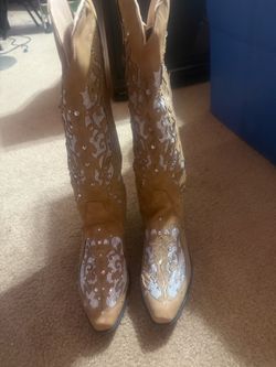 Women’s size 8.5 boots